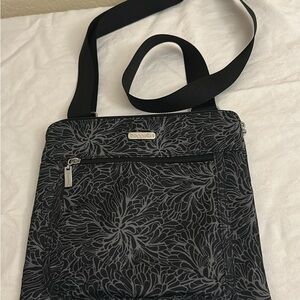 Baggallini Black Floral-Print Crossbody Bag